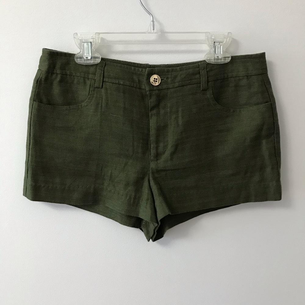 FOREVER 21 ARMY GREEN LINEN SHORTS